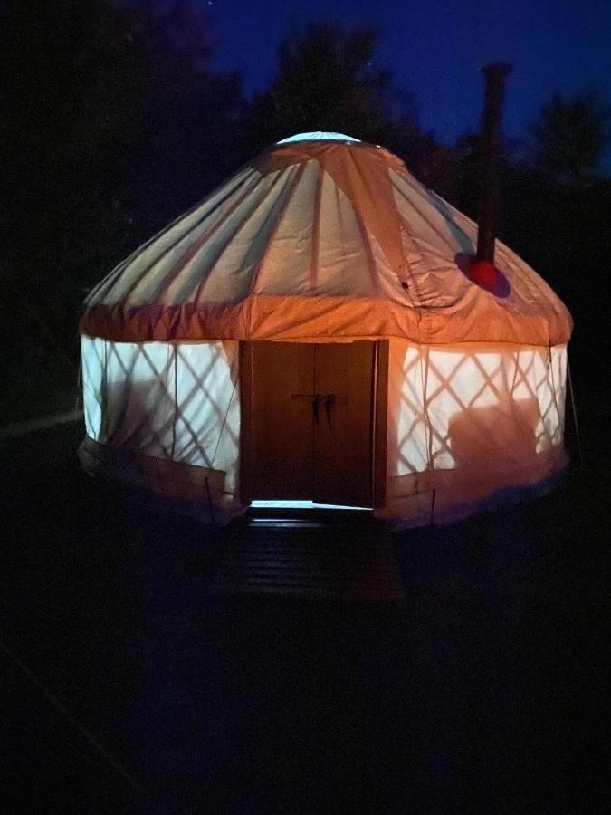 Mill Haven Place Glamping-Yurt 2 Haverfordwest Eksteriør bilde